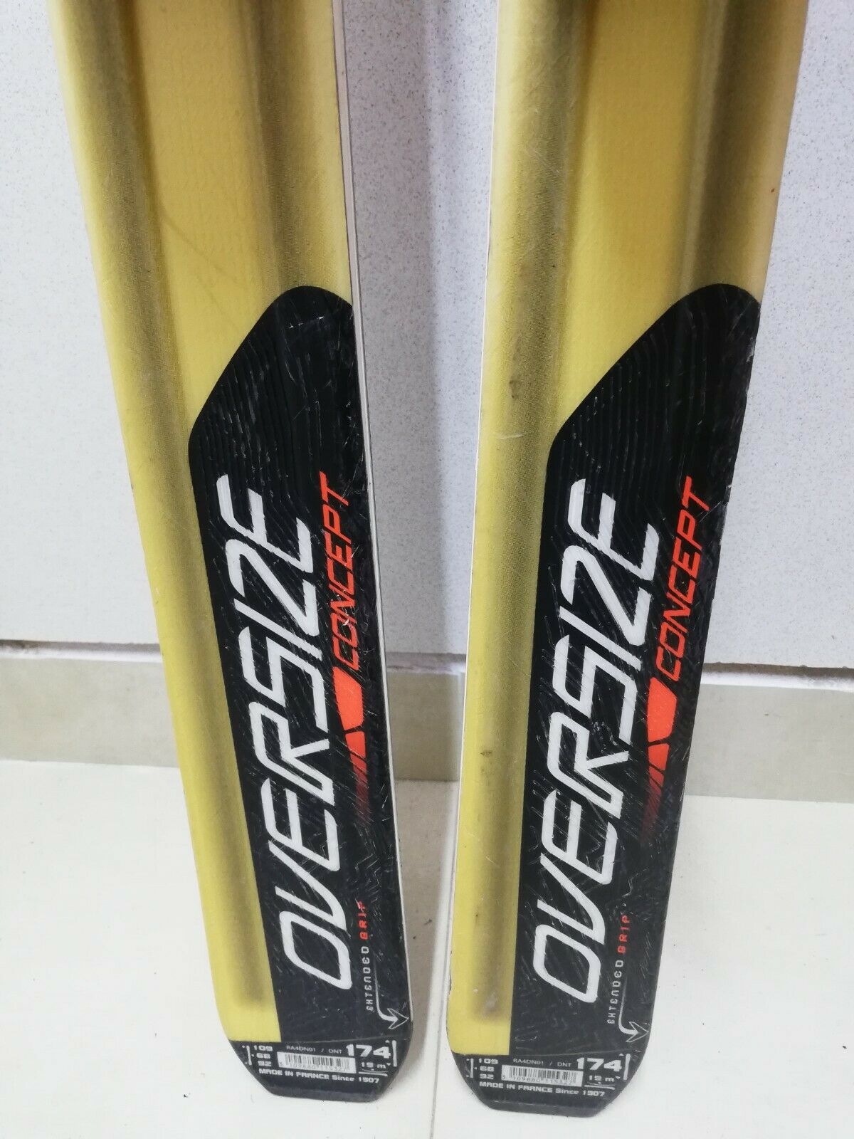 Rossignol Oversize 8 X 174 cm Ski + Rossignol Axium Bindings Winter Snow Sport