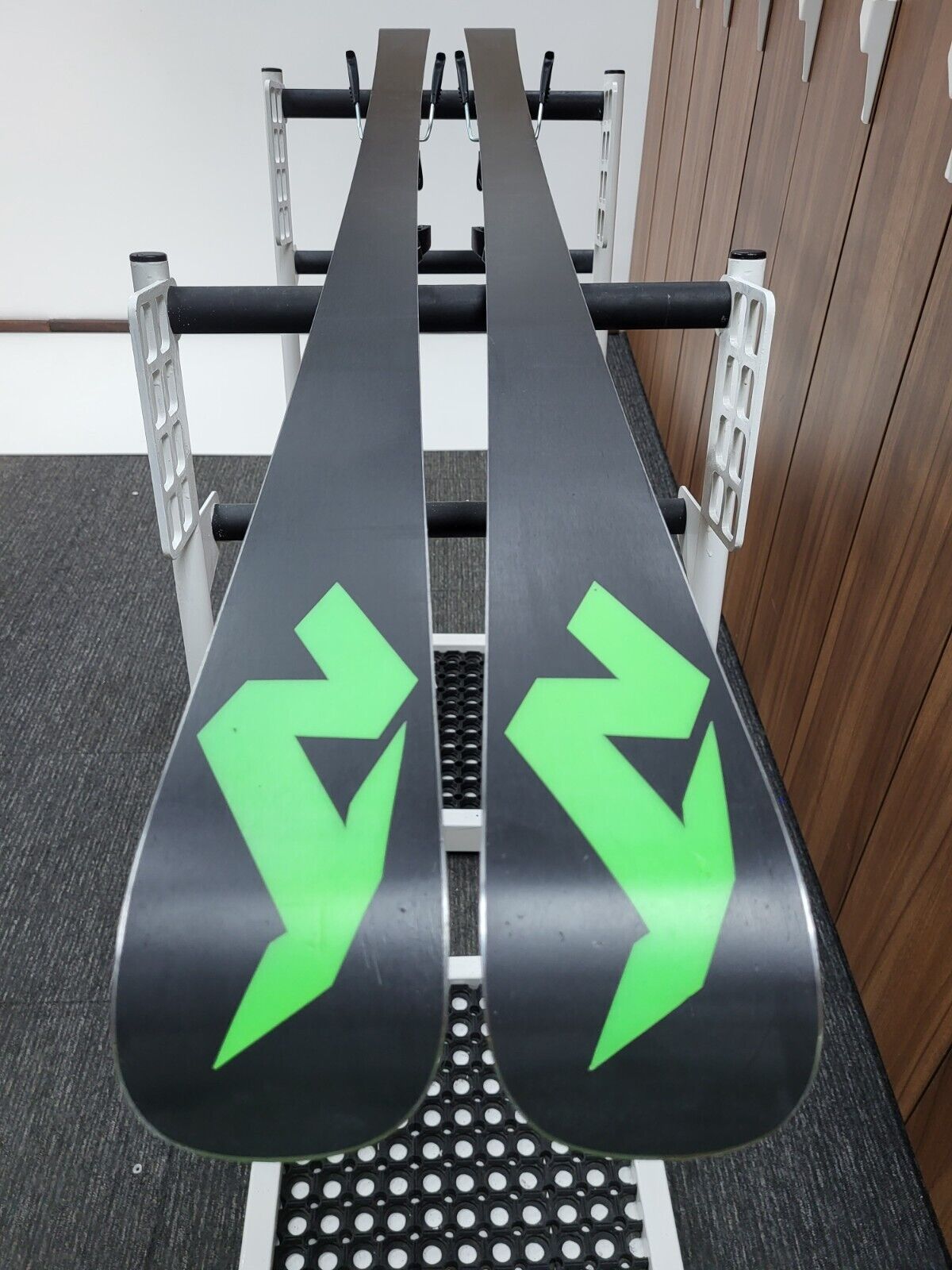 Nordica Dobermann GS Weltcup-Ski 184 cm + brandneue Tyrolia 10 Sportbindung
