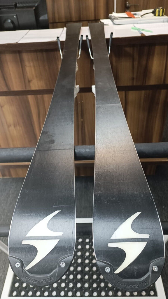 Blizzard Race World Cup SL 143 cm Ski + Tyrolia 9 Bindings Winter