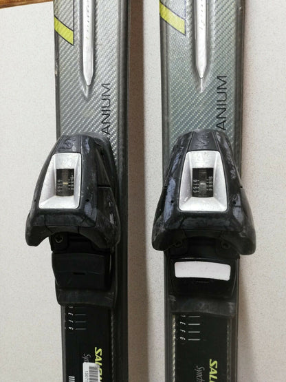 Elan Mantis M 12 176 cm Sci + Attacchi Salomon 700 Sport invernali sulla neve all'aperto