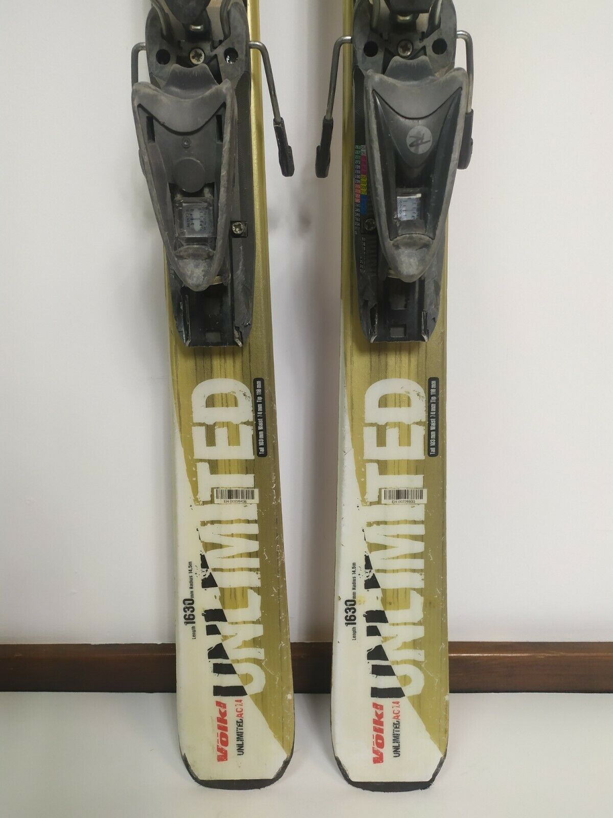 Ski Völkl Unlimited AC 7.4 163 cm + fixations Rossignol 9.5 Hiver Plaisir Extérieur
