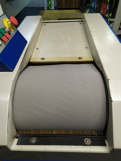 Machine de fartage et d'affûtage de skis et snowboards CSA, sport d'hiver, fabriquée en Suisse