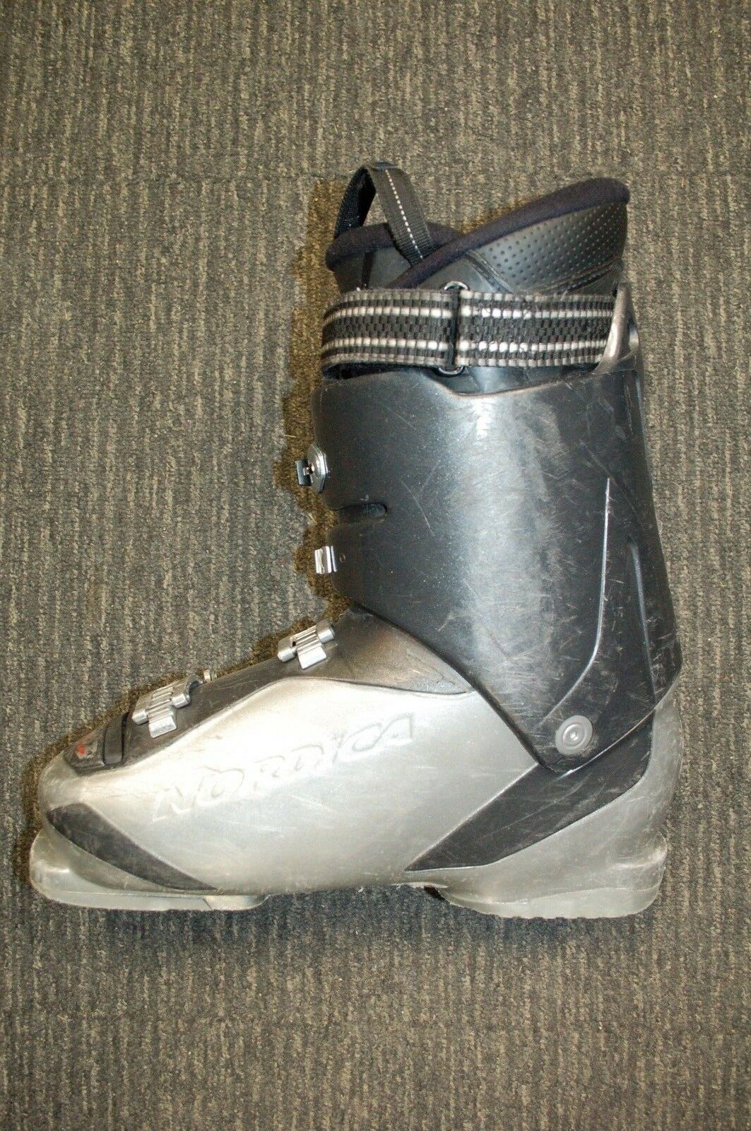 Chaussures de ski Nordica Cruise NFS 280 (EU 43 ; UK 9) plein air loisirs neige hiver sports