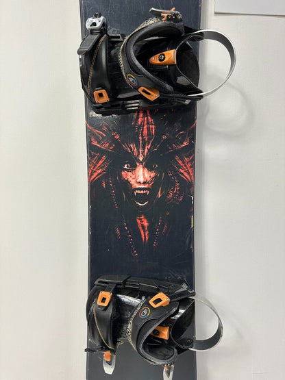 Matrix Syco 157 cm Snowboard + HEAD Leihbindungen L Winterabenteuer-Spaß