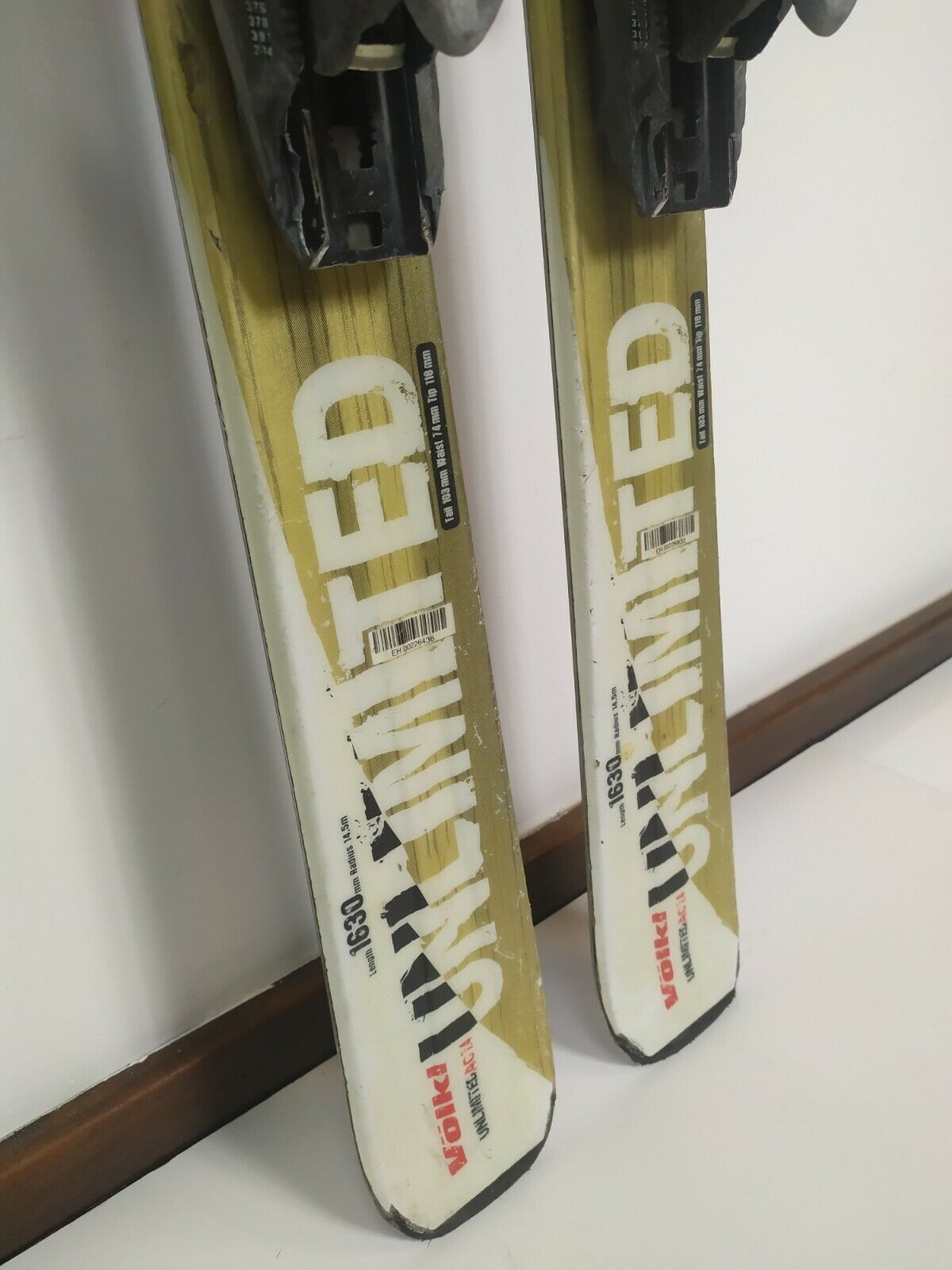 Ski Völkl Unlimited AC 7.4 163 cm + fixations Rossignol 9.5 Hiver Plaisir Extérieur
