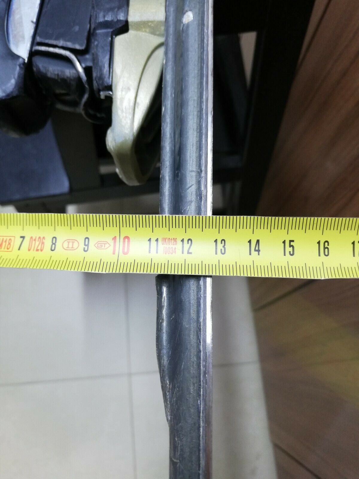 Elan Mantis M 12 176 cm Sci + Attacchi Salomon 700 Sport invernali sulla neve all'aperto