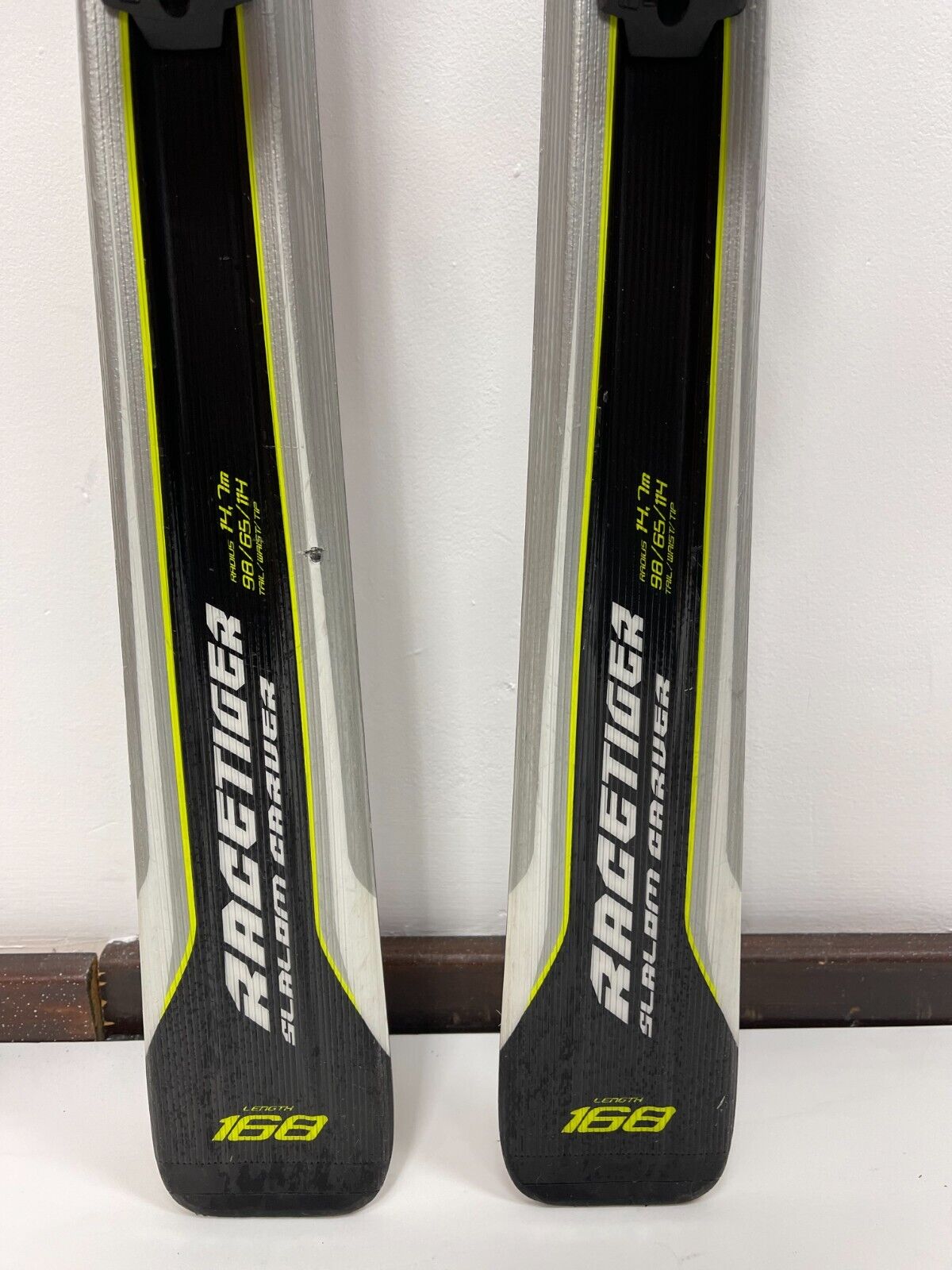Völkl Racetiger Slalom Carver 168 cm Ski + Marker Motion 11 Bindings Winter Fun