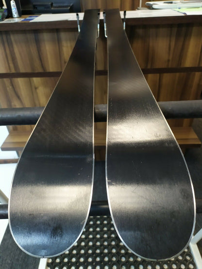 Dynastar Troubled Youth 147 cm Ski + Look 11 Bindings Snow Fun Sport Winter