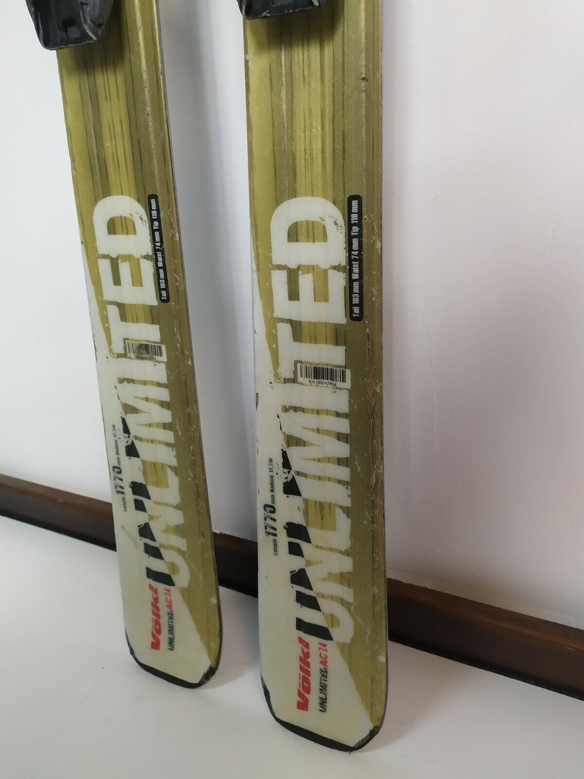 Ski Volkl Unlimited AC7.4 177 + fixations Rossignol 9.5 Hiver Plaisir Extérieur CBS