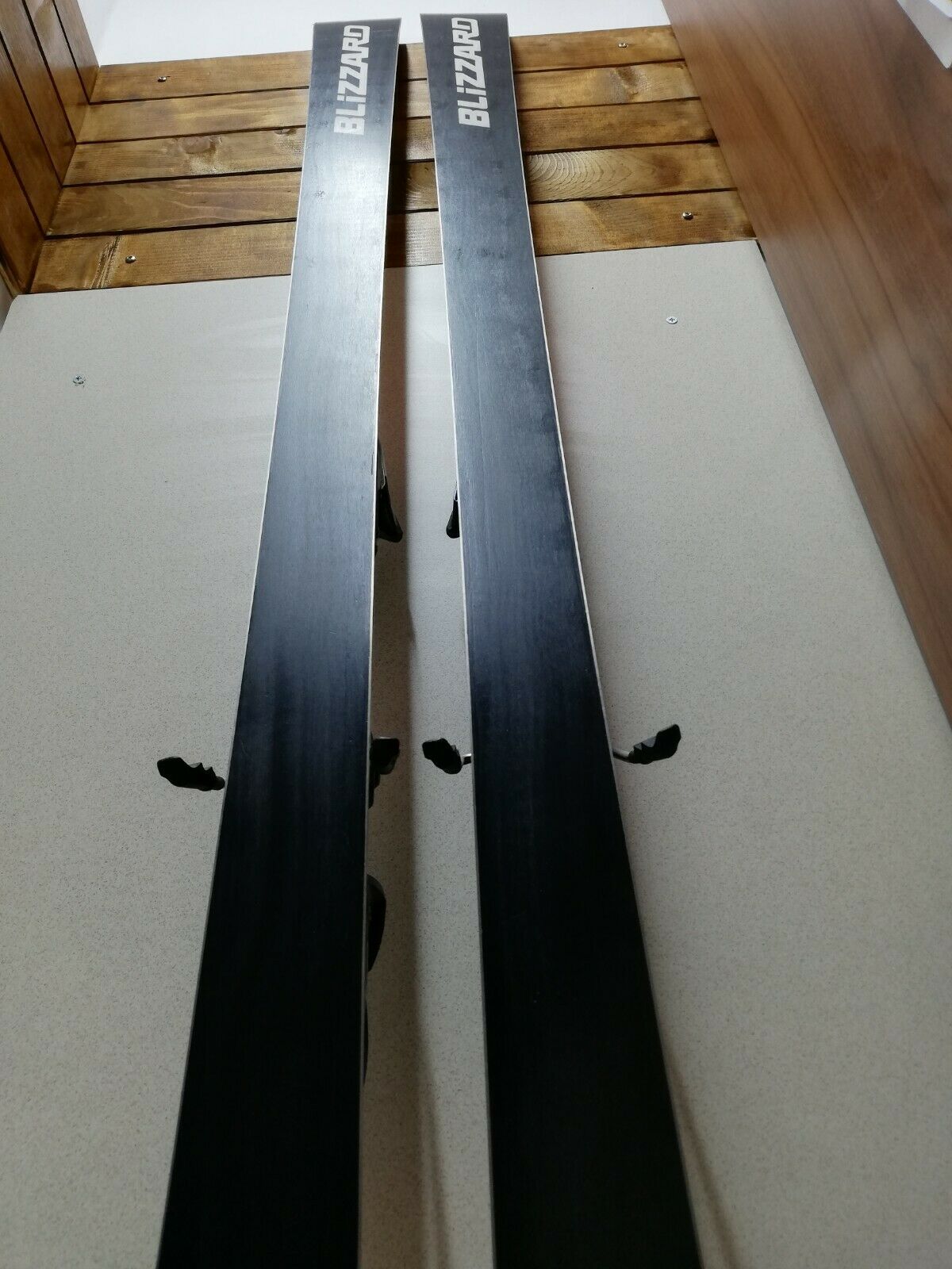 Blizzard Magnesium GS Weltcup-Ski 182 cm + Marker M 900 Bindungen Wintersport
