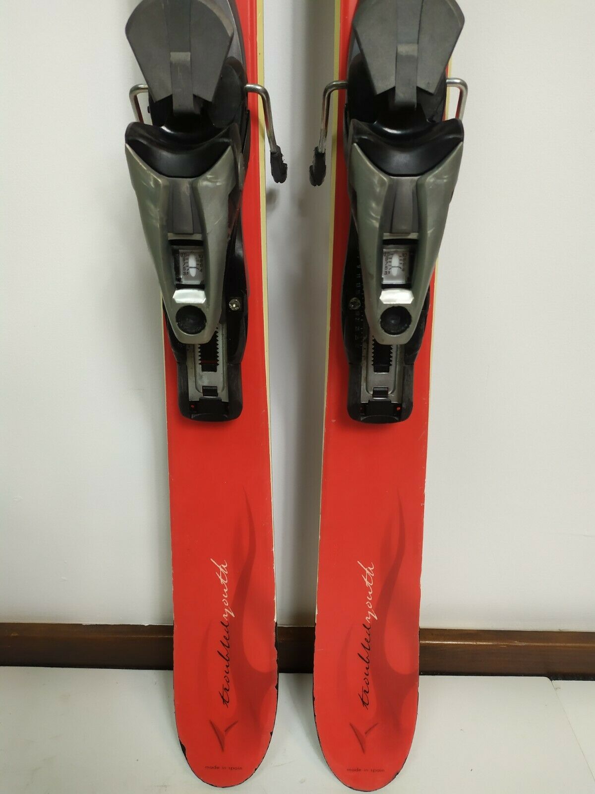 Dynastar Troubled Youth 147 cm Ski + Look 11 Bindings Snow Fun Sport Winter