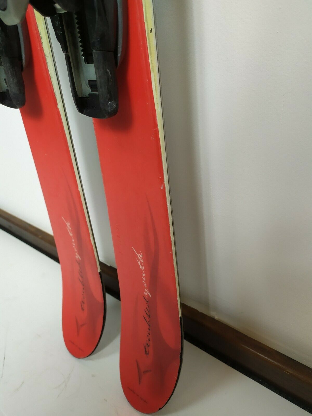 Dynastar Troubled Youth 147 cm Ski + Look 11 Bindings Snow Fun Sport Winter