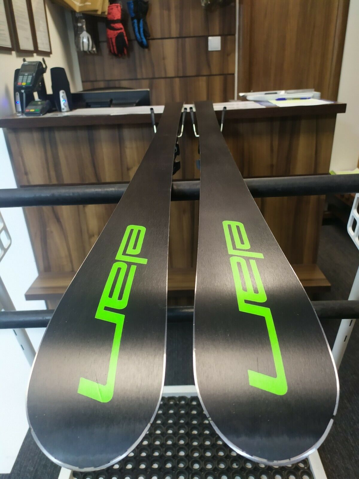 Elan Race GSX 166 cm Skis + New Tyrolia SX10 Bindings Winter Fun Snow BSL