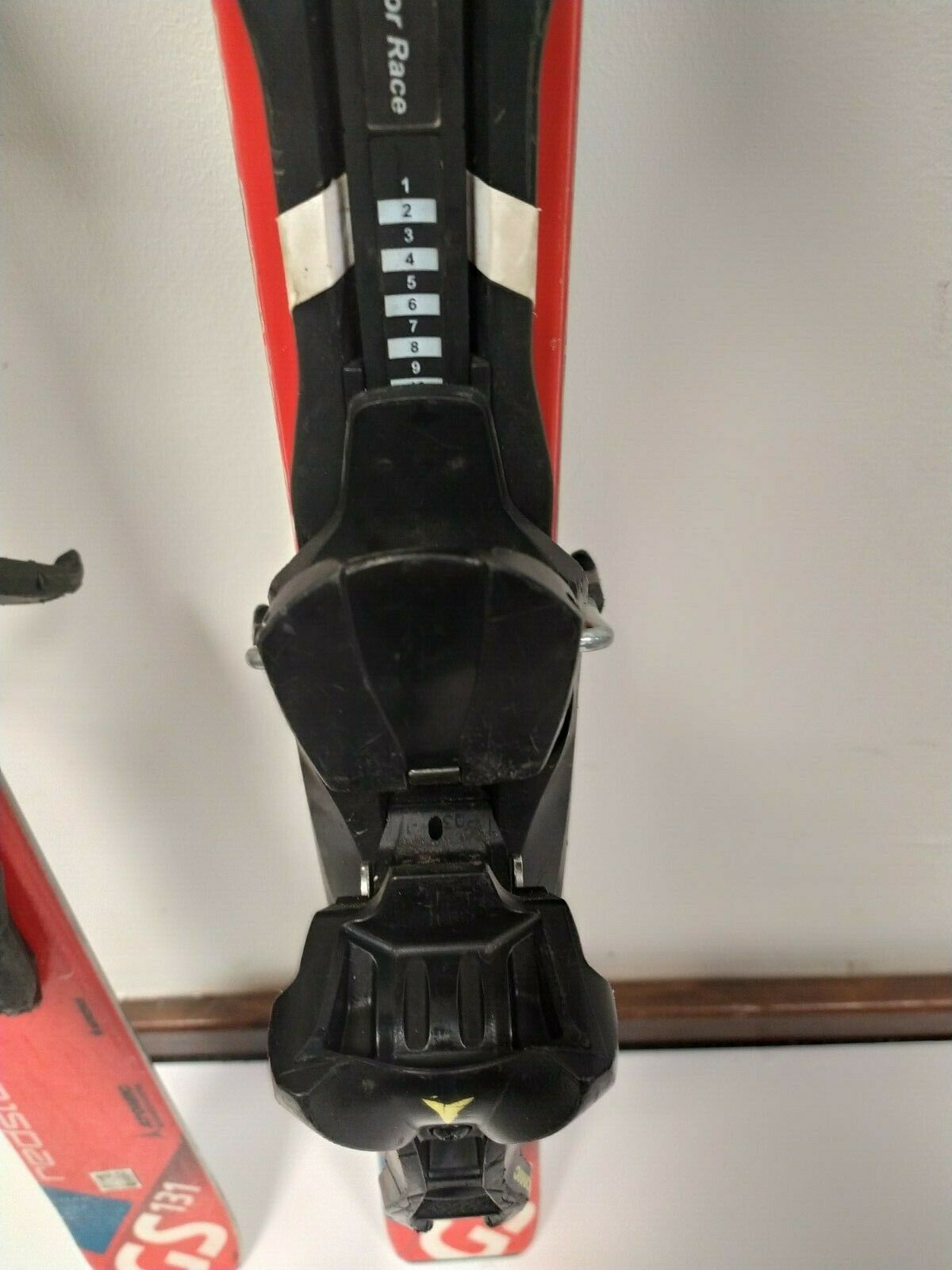 Ski Atomic Redster GS 131 cm + fixations XTL 7.5, neige en plein air