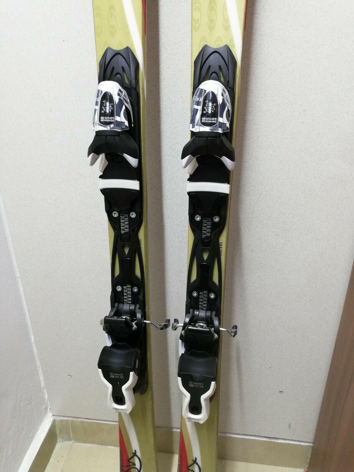 Salomon Rush N6 164 cm Ski + BRAND NEW LOOK Express 10 Bindings Winter Fun Snow