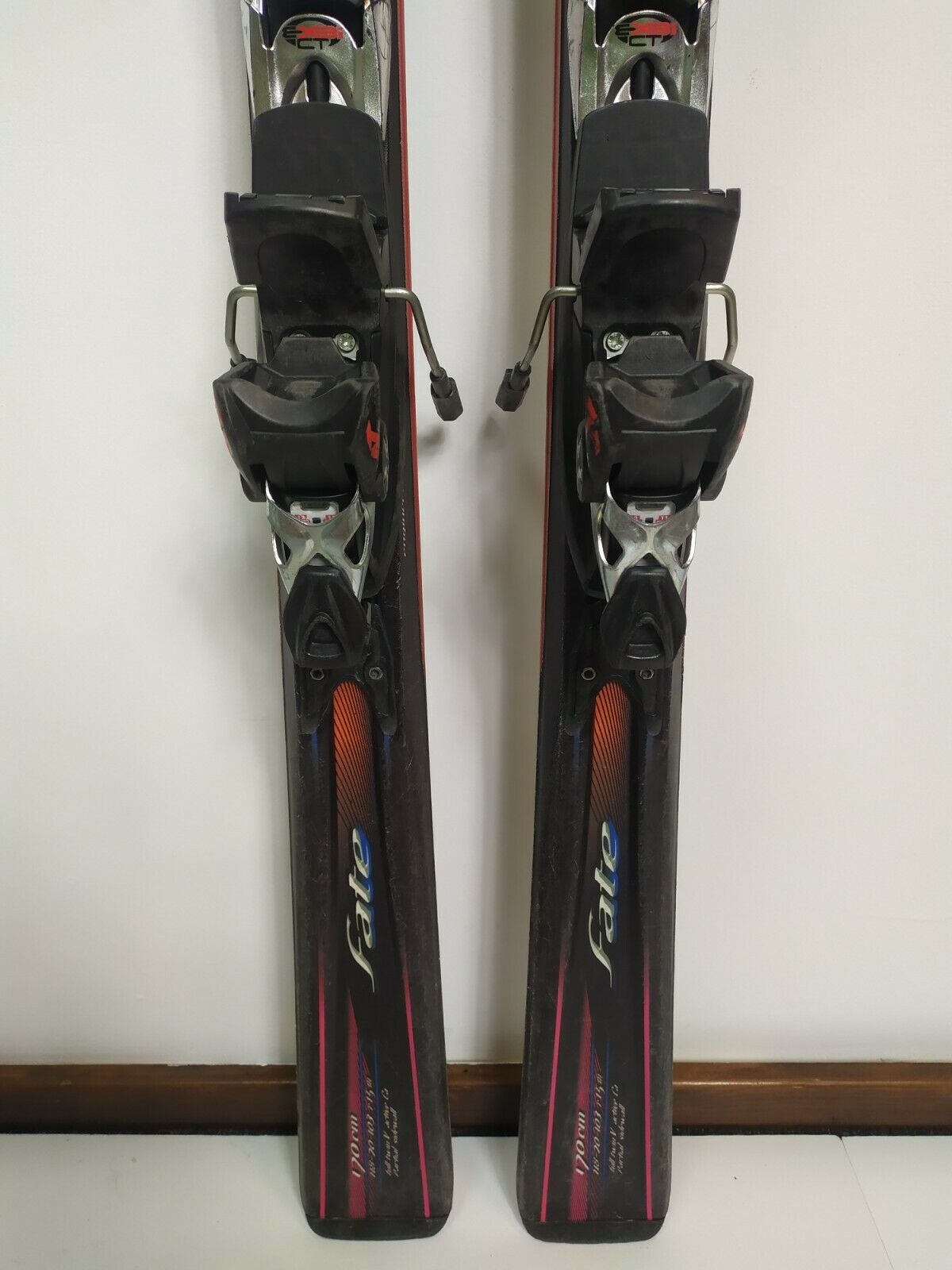 Ski Nordica Fate 170 cm + fixations Nordica PRO 2S Sport d’hiver et aventure en plein air