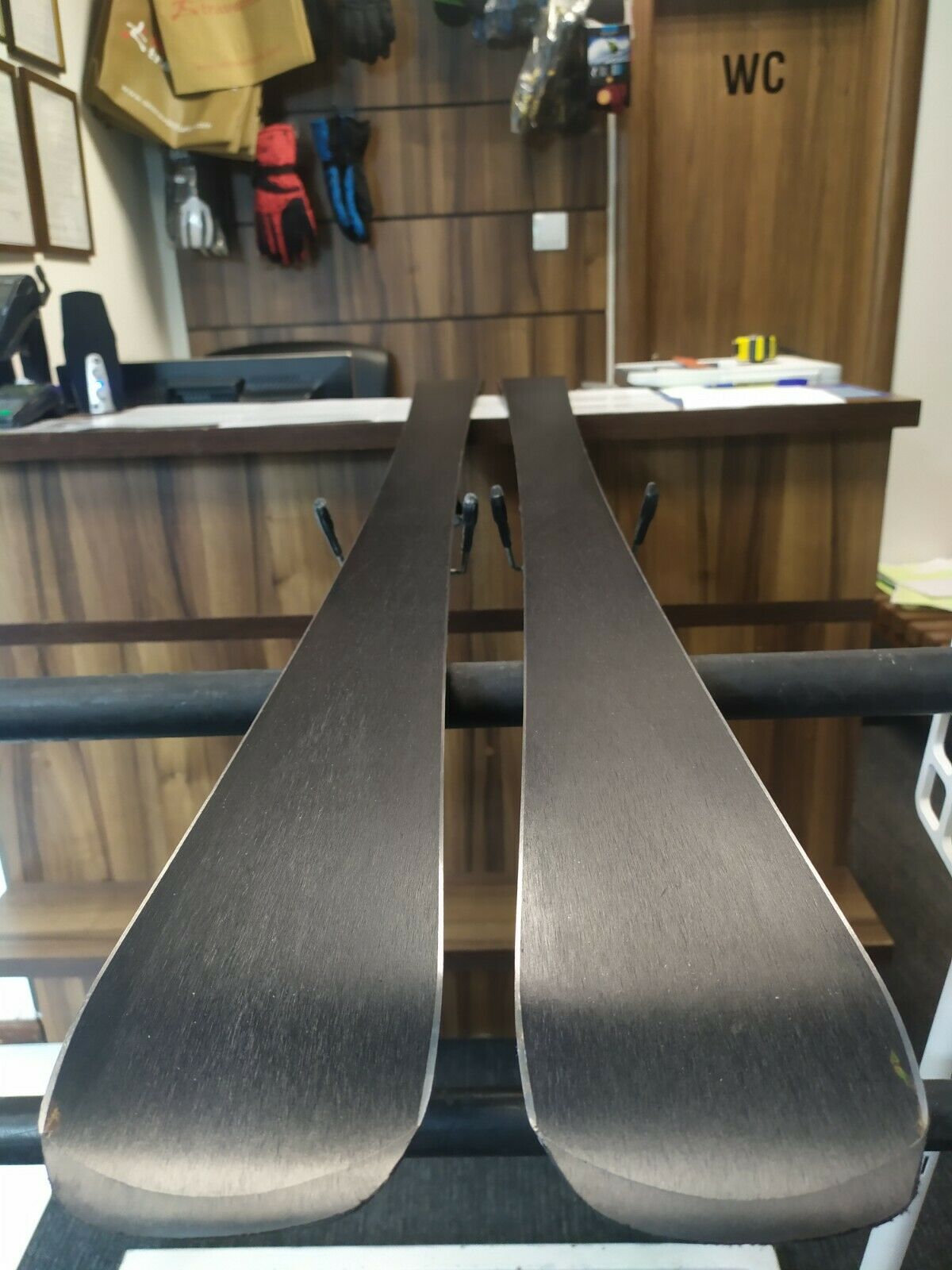 Ski Völkl Unlimited AC 7.4 163 cm + fixations Rossignol 9.5 Hiver Plaisir Extérieur