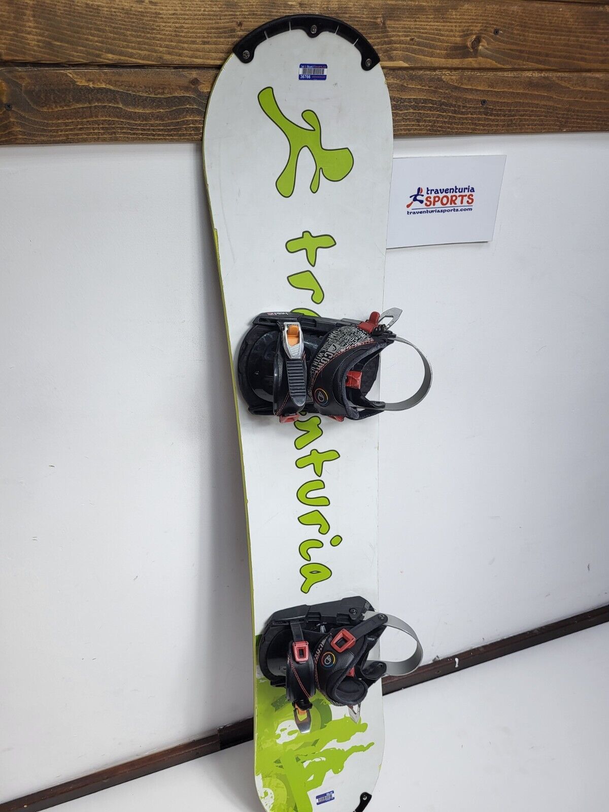 Traventuria 150 cm Snowboard + HEAD Rental M Bindings Snow Adventure  Winter Fun