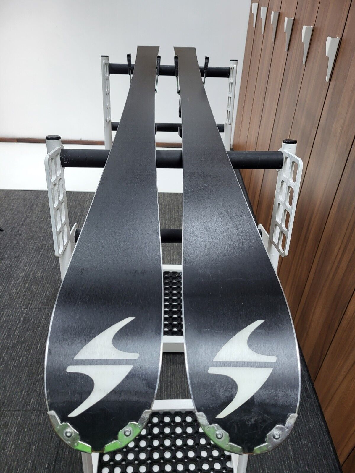 Blizzard Ultralight RT 167 cm Ski + Elan ESP 10 Bindungen – Wintersportspaß